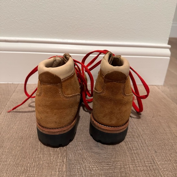 Montblanc Tan Boots with Red Laces - Picture 4 of 8